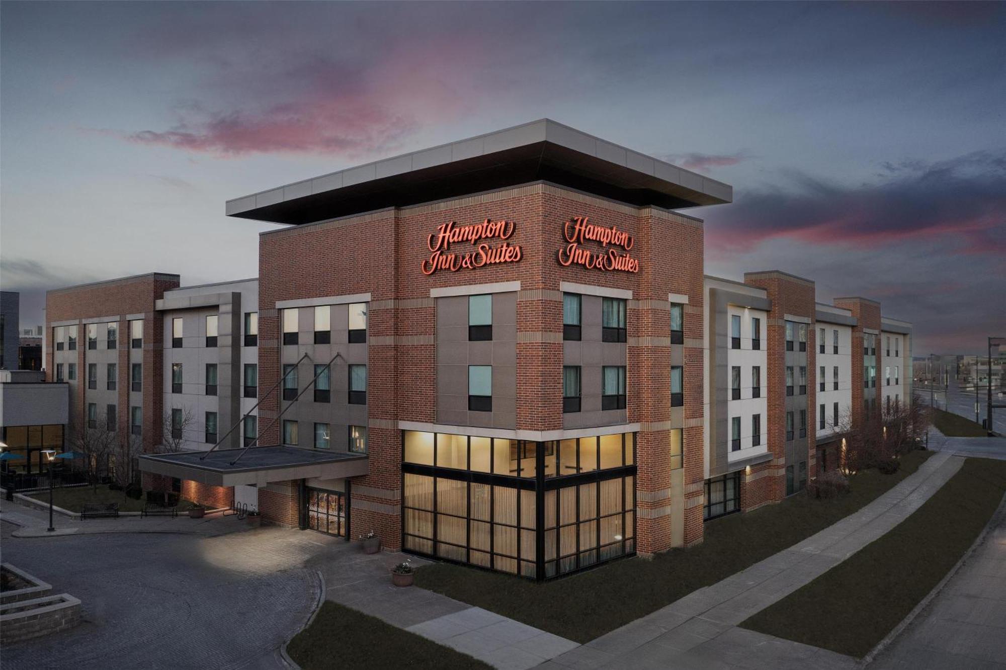 Hampton Inn & Suites Omaha-Downtown מראה חיצוני תמונה