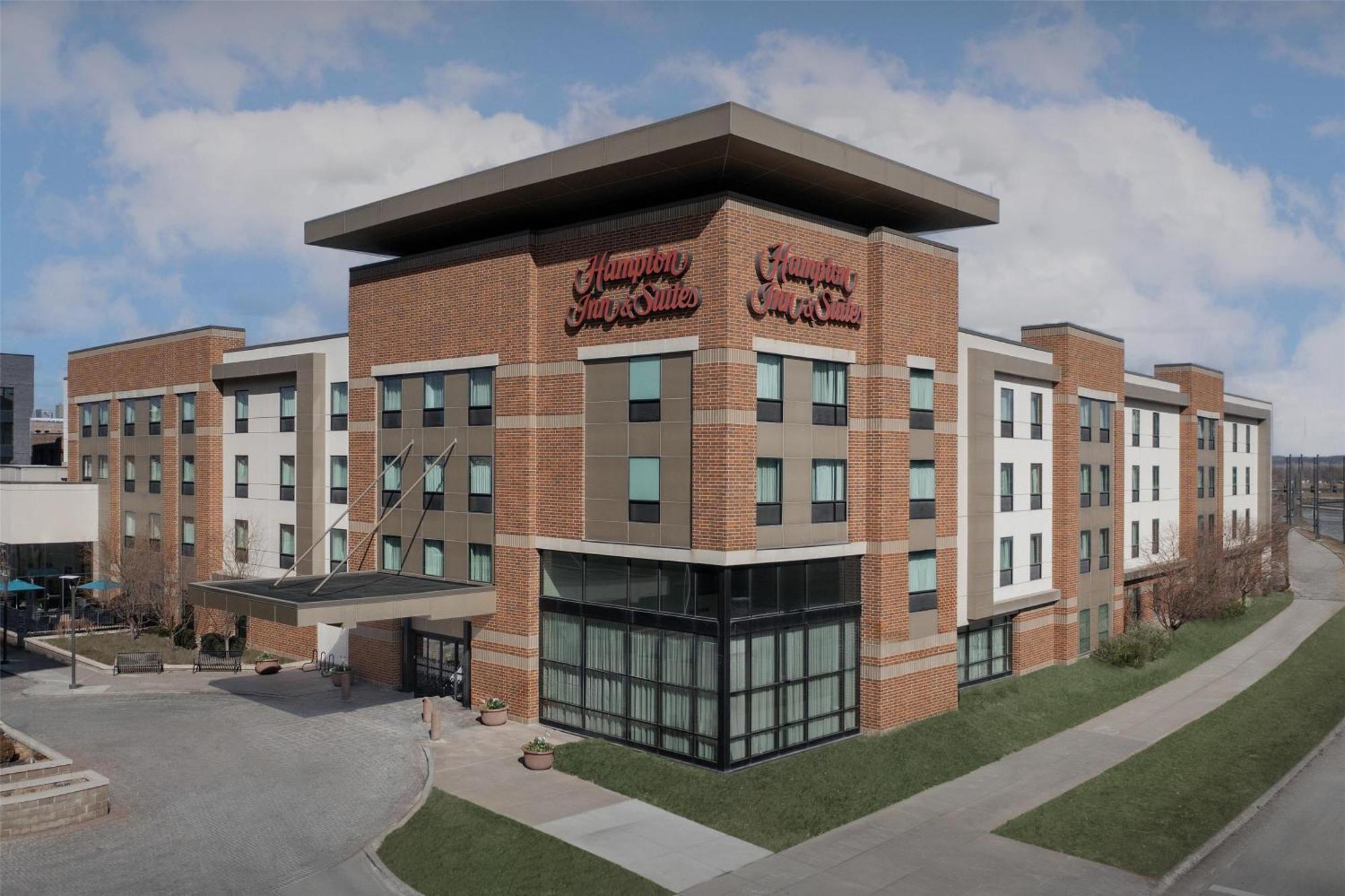 Hampton Inn & Suites Omaha-Downtown מראה חיצוני תמונה