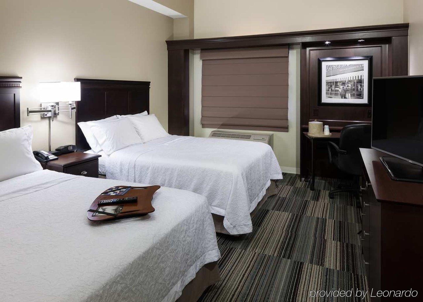 Hampton Inn & Suites Omaha-Downtown מראה חיצוני תמונה