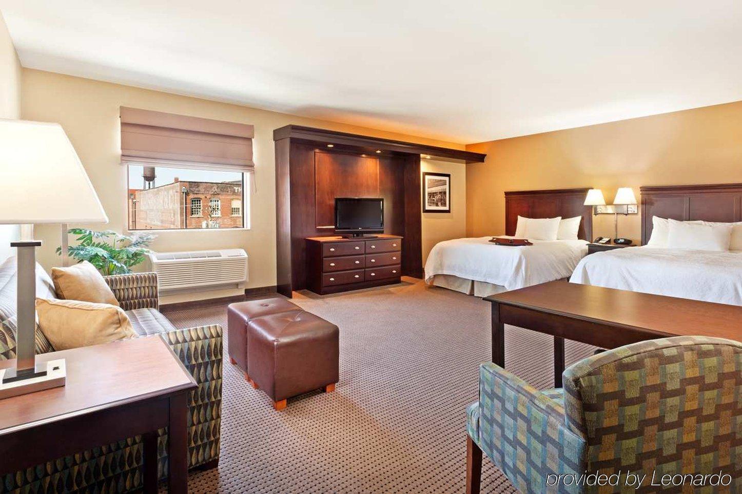 Hampton Inn & Suites Omaha-Downtown מראה חיצוני תמונה